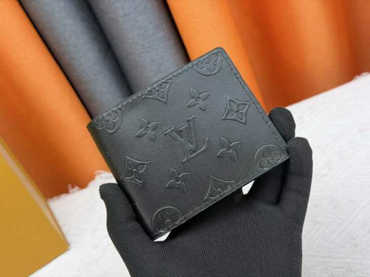 Picture of Louis Vuitton Wallets _SKUfw221566737fw
